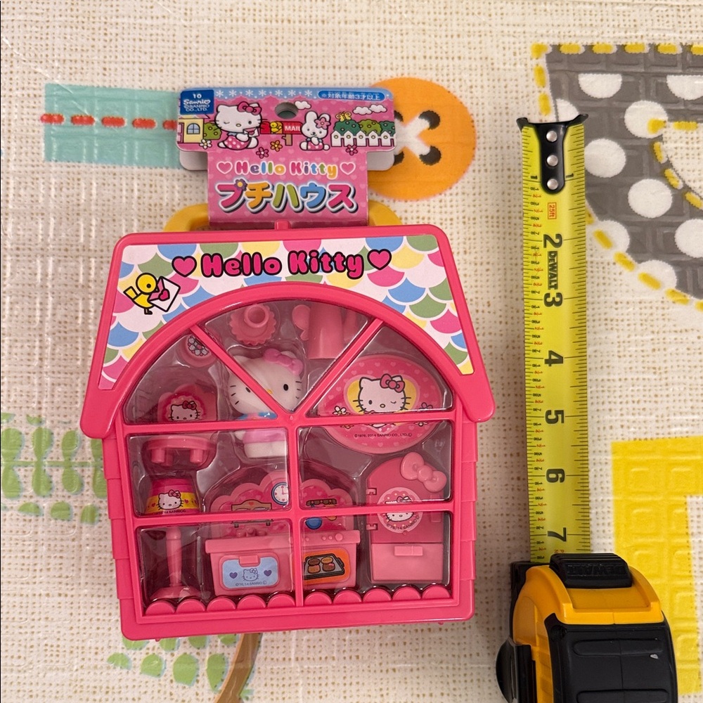 Hello Kitty Pink Dollhouse Set